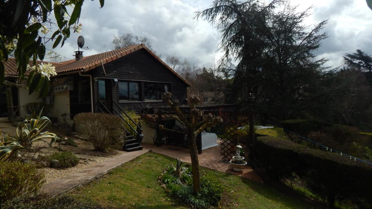 The Petite Chalet Chambre d'hôtes L'Isle-Jourdain  Extérieur photo
